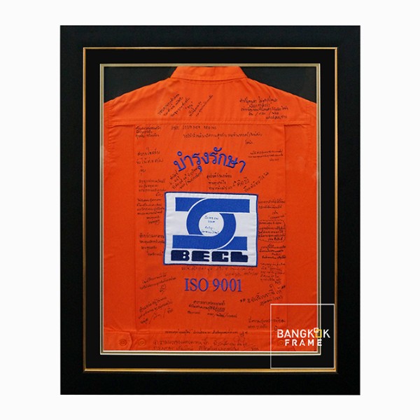 กรอบรูปโชว์เสื้อที่ระลึก